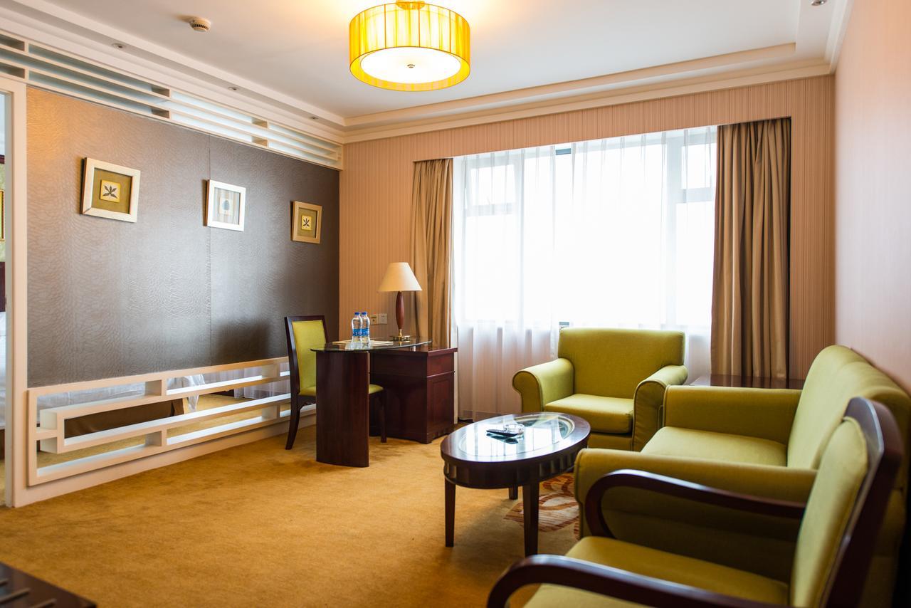 Vienna International Hotel Shanghai Train Station Экстерьер фото