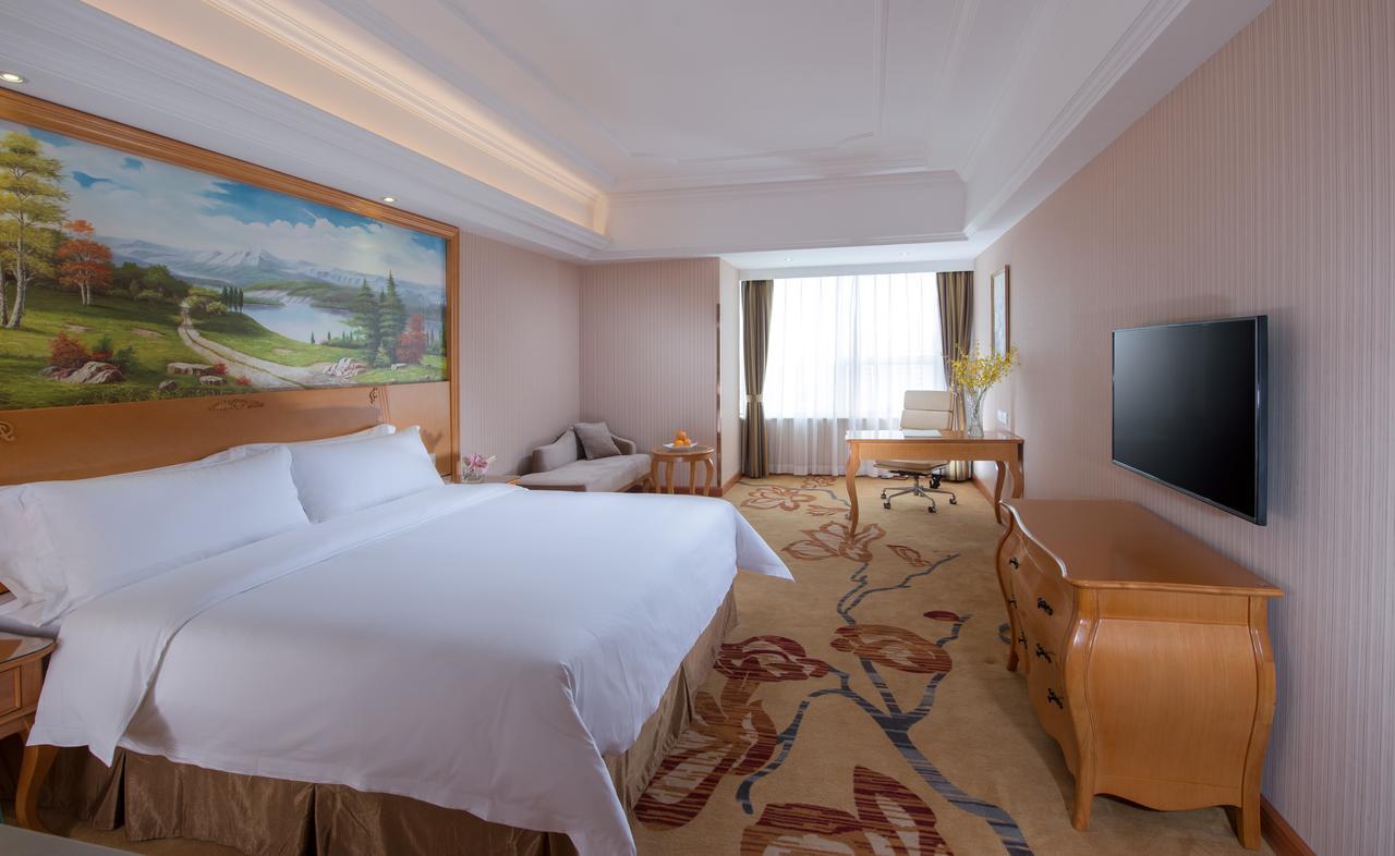 Vienna International Hotel Shanghai Train Station Экстерьер фото